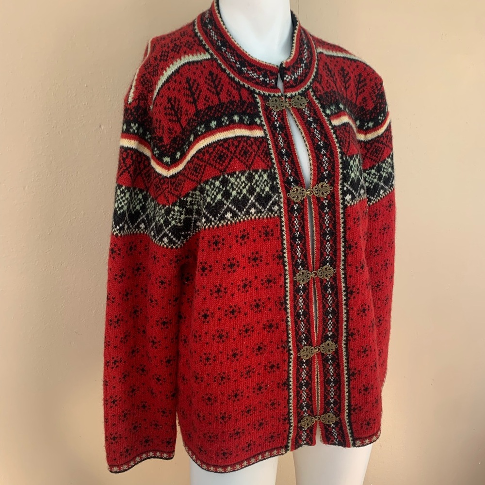 Vintage Red Nordic Patterned Cardigan | Metal Clasp Nordic Knit Winter Sweater